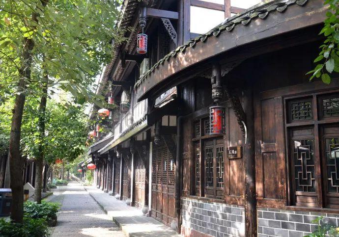 东方甄选披露董宇辉收益:与公司长期利益绑定